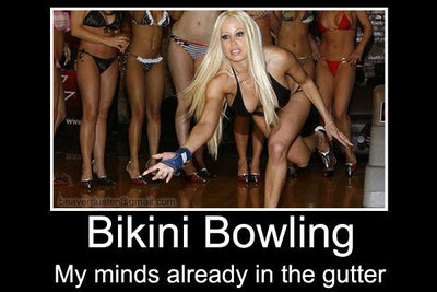 demotiv_bikini_bowling.jpg