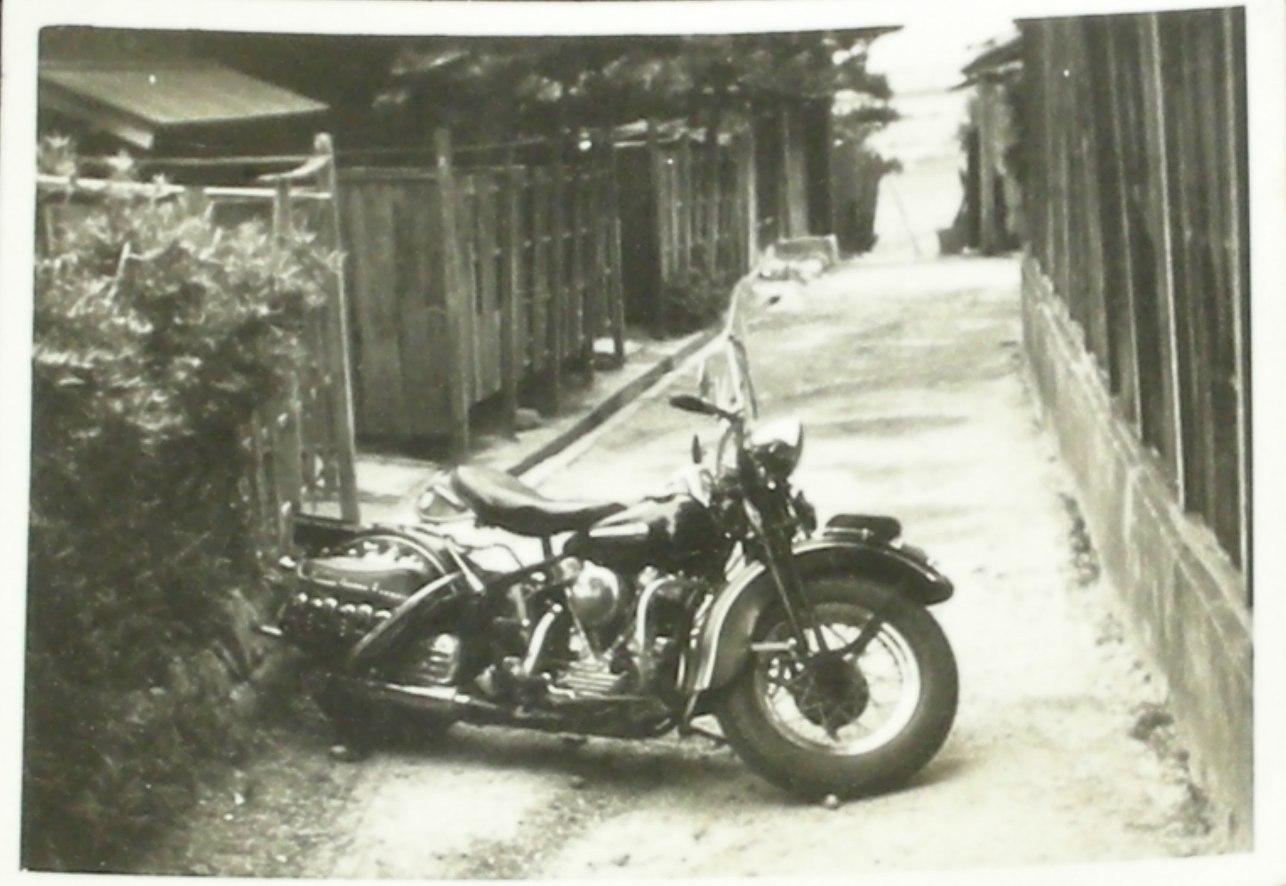 DadsH-D_MomsParentsHouse_OsakaJapan_1948.jpg